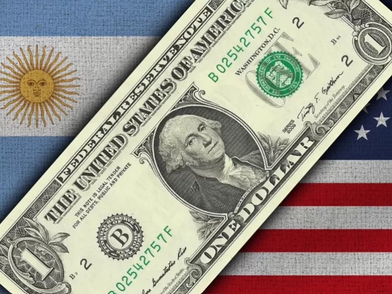 Investigan maniobras con d&oacute;lar oficial por hasta 1500 millones de d&oacute;lares durante el cepo