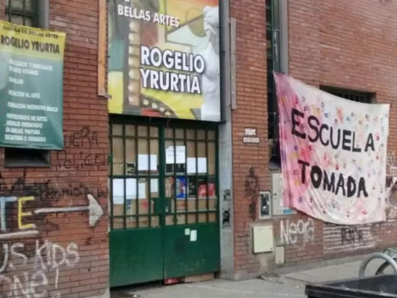 Jorge Macri promete calidad educativa y los estudiantes le responden con toma y quilombo