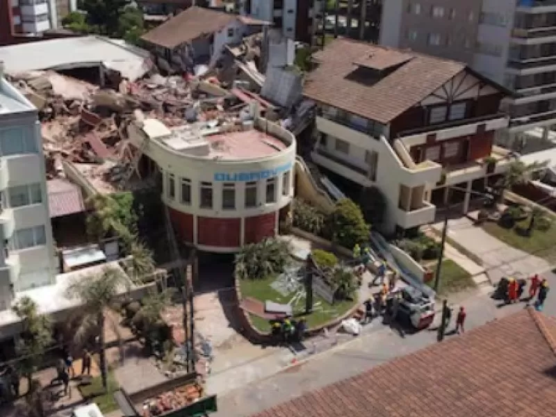 A m&aacute;s de un a&ntilde;o del derrumbe, un concejal exige informes t&eacute;cnicos sobre pericias y edificios linderos en Villa Gesell