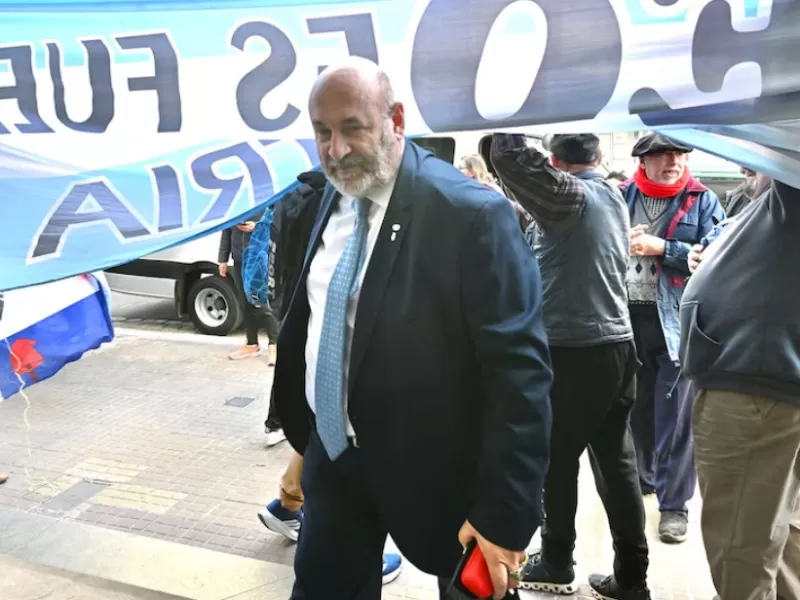 Santiago C&uacute;neo se reafili&oacute; al PJ y lanz&oacute; su precandidatura a gobernador bonaerense