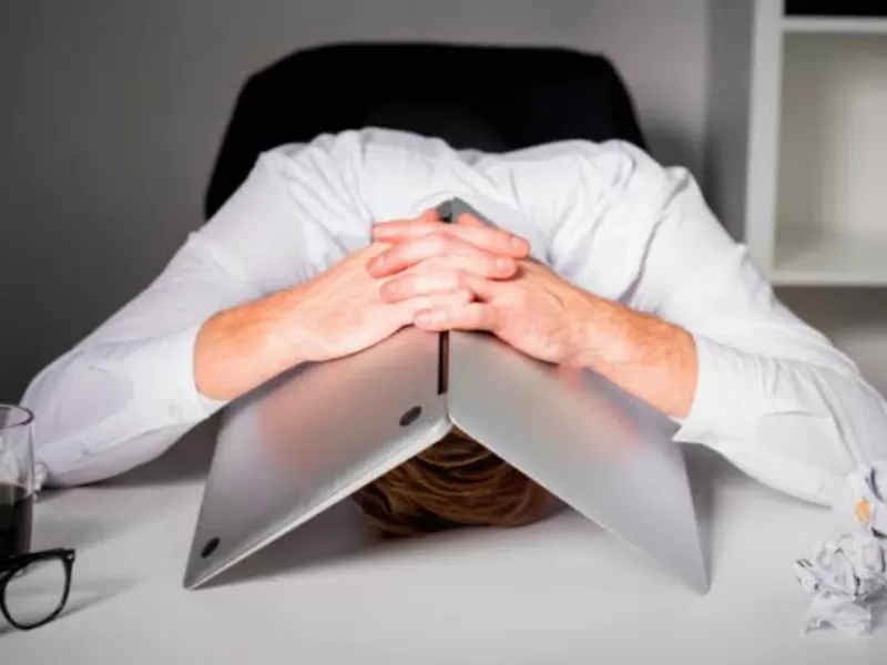 Alertan sobre el FOBO, el temor a quedar obsoleto en la era de la inteligencia artificial