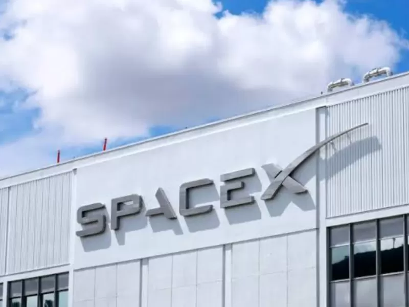 xAI cambi&oacute; su nombre a SpaceXAI tras la fusi&oacute;n con la empresa aeroespacial de Elon Musk
