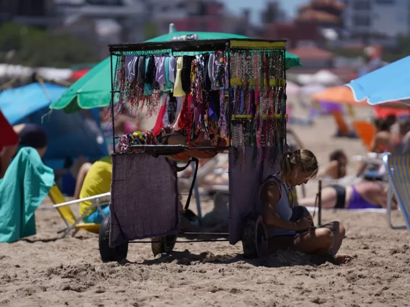 La Costa enfrenta el final del contrato que privatizó el control de las playas