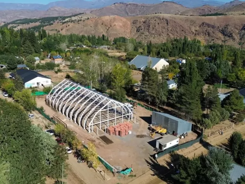 El SUM deportivo de Huinganco avanza al 42 por ciento con una inversi&oacute;n que supera los 4.187 millones