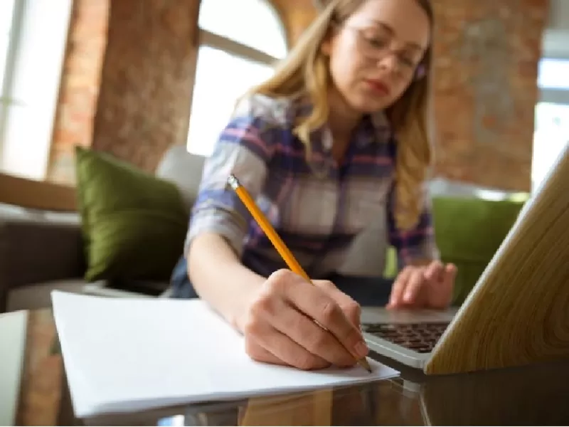 Se abre la puerta a la economía digital: lanzan 10.000 becas de Marketing para toda Latinoamérica