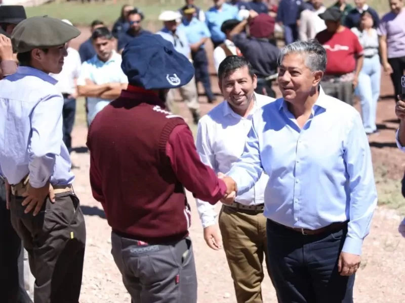 Neuqu&eacute;n inaugur&oacute; el Parque Solar Los Chihuidos y la localidad tendr&aacute; electricidad las 24 horas por primera vez