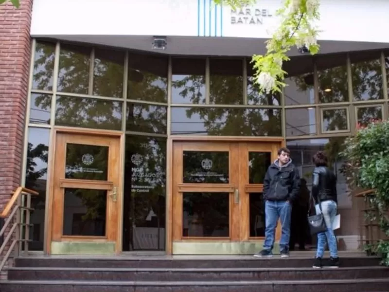 Crecen las cr&iacute;ticas en Mar del Plata por el trato en una oficina municipal de Garay e Independencia