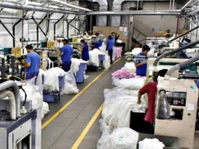 Una planta textil cerr&oacute; en CABA tras meses de conflicto y dej&oacute; a 140 operarios sin empleo