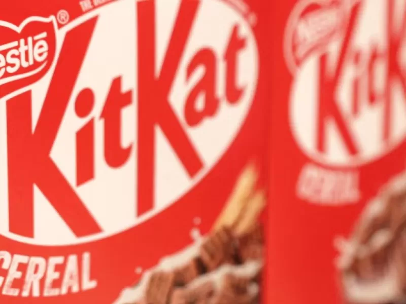 Robaron 12 toneladas de KitKat y Nestl&eacute; convirti&oacute; el golpe en una inesperada campa&ntilde;a global
