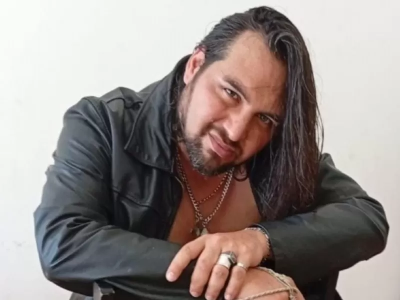 Entre f&uacute;tbol, memoria y emoci&oacute;n, El B&uacute;falo present&oacute; una canci&oacute;n dedicada a la Scaloneta