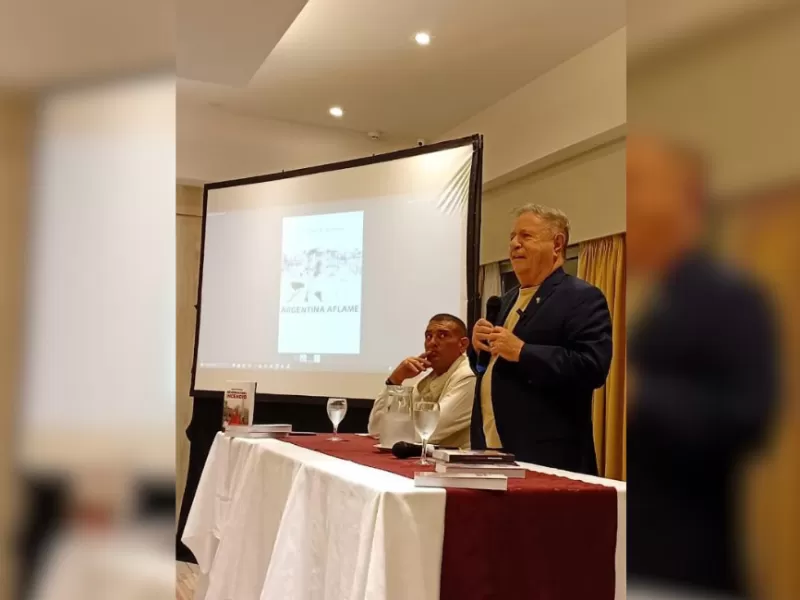 Eduardo Duhalde pidió un gobierno de unidad nacional en Mar del Plata