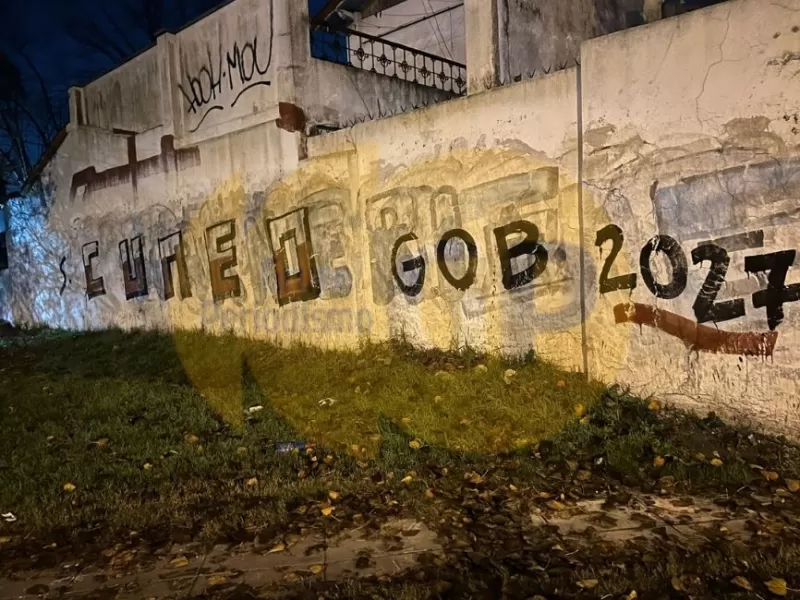 Las paredes bonaerenses empiezan a hablar y Santiago Cúneo gana visibilidad con una consigna que se expande rumbo a 2027