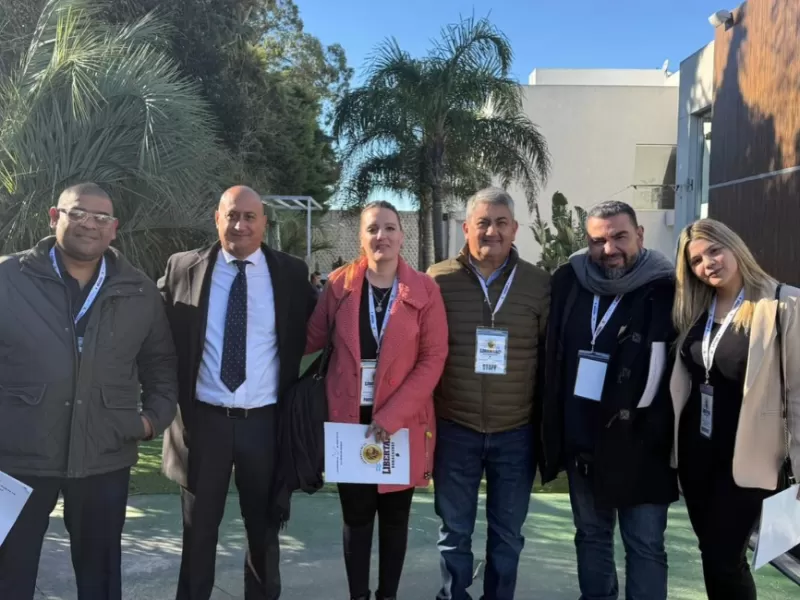 En Moreno, la pareja de una referente de LLA milita para el oficialismo local