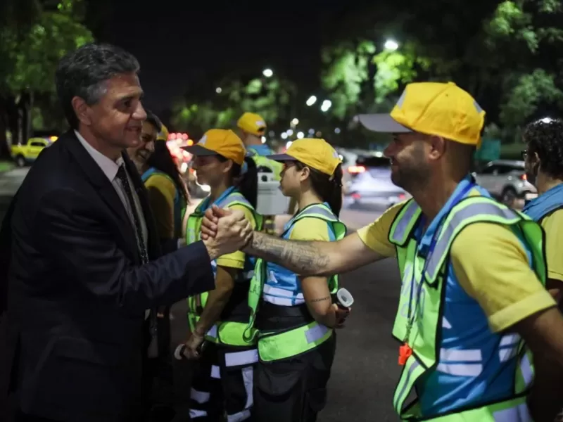 Jorge Macri sale a cazar autos viejos y convierte denuncias an&oacute;nimas en excusa oficial