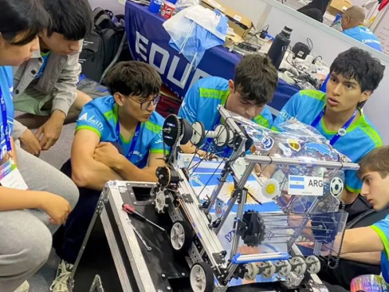 Orgullo neuquino: una escuela pública representó a la Argentina en el Mundial de Robótica