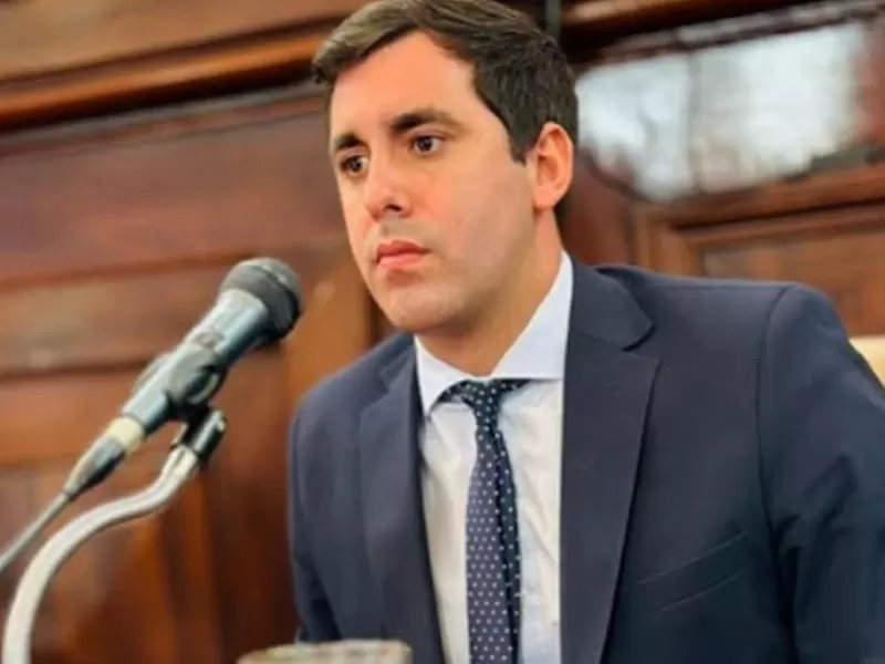 Morzone habl&oacute; de &ldquo;ir a la guerra&rdquo; por Malvinas y encendi&oacute; el Concejo de La Plata