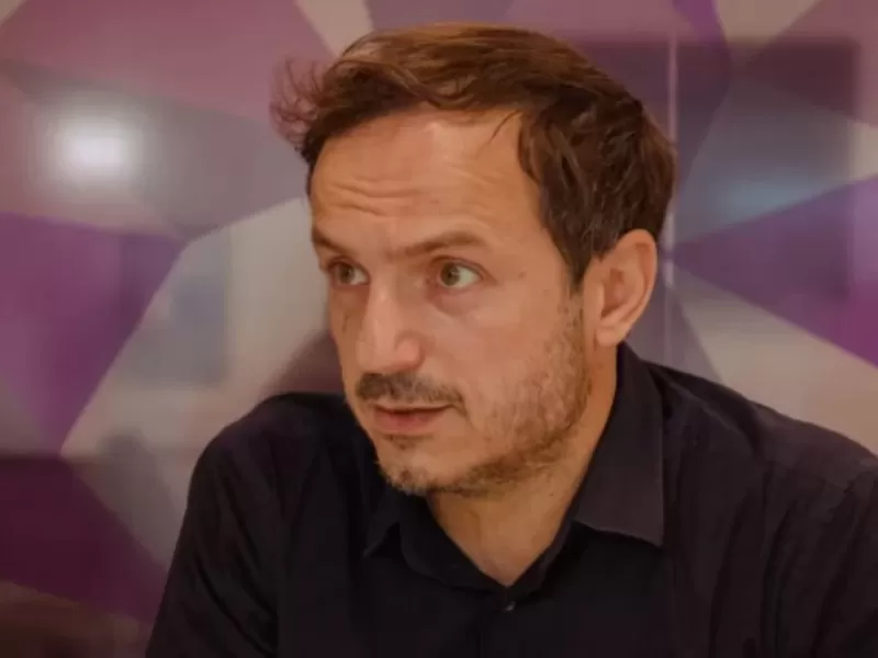 Campana acumula denuncias, contratos millonarios y observaciones que complican a Abella