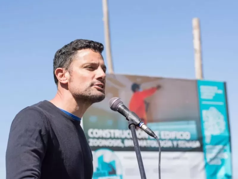 Denuncian que en General Rodr&iacute;guez se habr&iacute;an distribuido kits escolares con consignas pol&iacute;ticas impresas