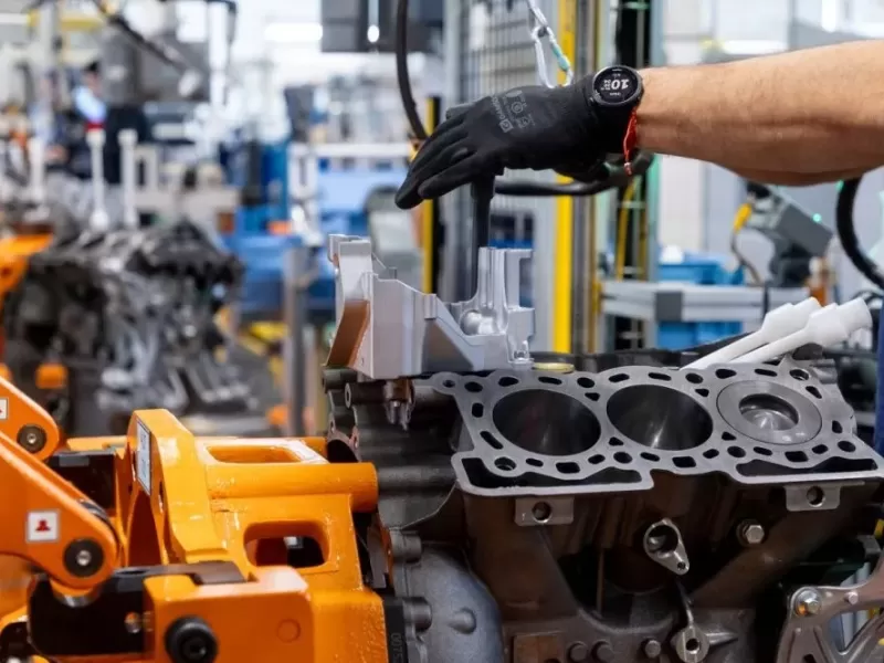 Despidos, suspensiones y caída salarial: la industria atraviesa su peor crisis en años