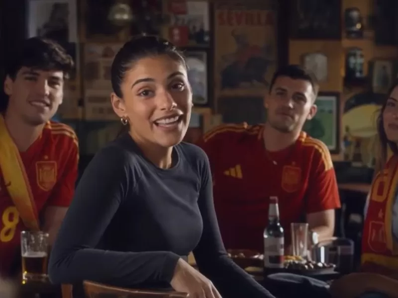 Movistar lanz&oacute; &ldquo;Batido&rdquo;, una campa&ntilde;a con inteligencia artificial y figuras de la Selecci&oacute;n Espa&ntilde;ola