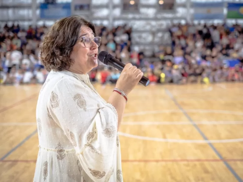 En Mar Chiquita cuestionan a la funcionaria educativa por protagonizar una din&aacute;mica grupal que se viraliz&oacute; en redes