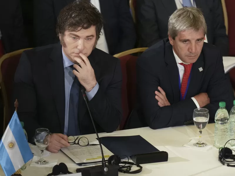 Advierten que el Gobierno prepara una devaluación del 15 por ciento en enero y alertan que la economía seguirá estancada