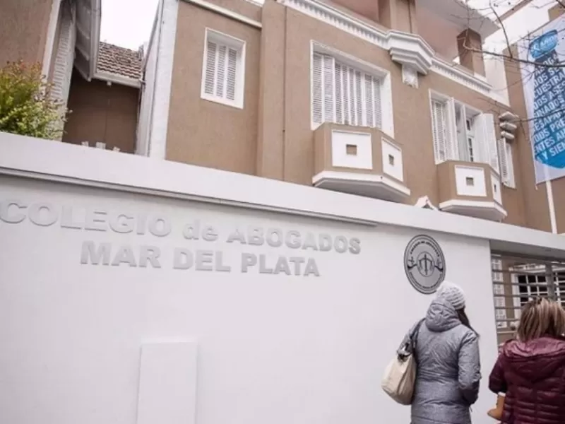 En Mar del Plata, Julio Razona denunci&oacute; que lo incorporaron a un expediente disciplinario sin identificarlo expresamente