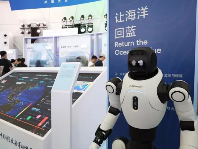 China advierte por los riesgos de la IA, pero rechaza frenar su desarrollo en plena competencia con Estados Unidos