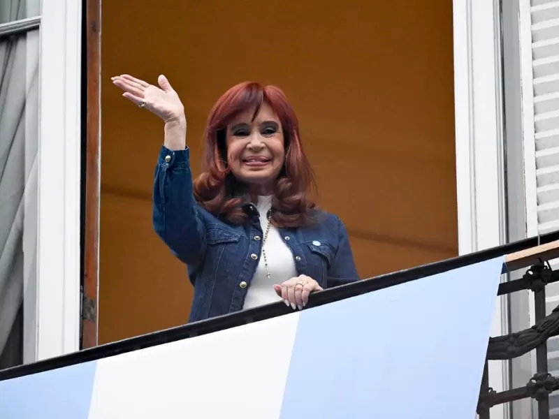 Cristina busca alternativas a Kicillof para 2027 y aparecen Massa, M&aacute;ximo, U&ntilde;ac y Zamora