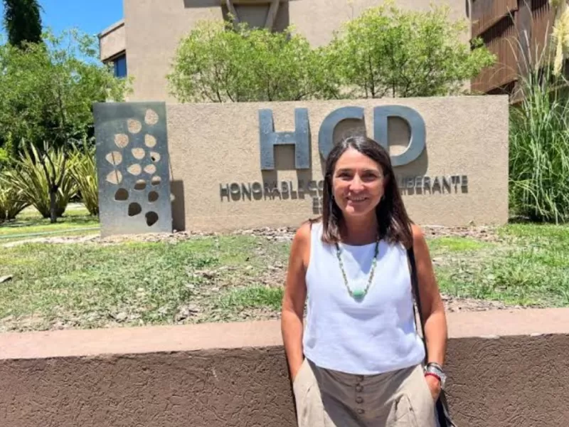 Las dudas que rodean a Gabriela Hern&aacute;ndez en Escobar por su presunto paso junto al kirchnerismo
