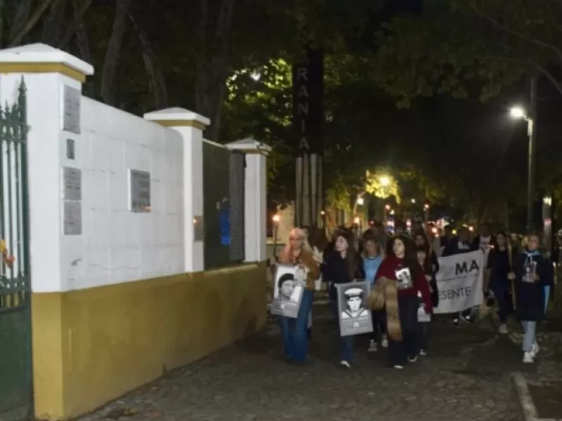 Una ordenanza sigue juntando polvo en un caj&oacute;n de la Municipalidad y los familiares de los ca&iacute;dos platenses siguen esperando promesas