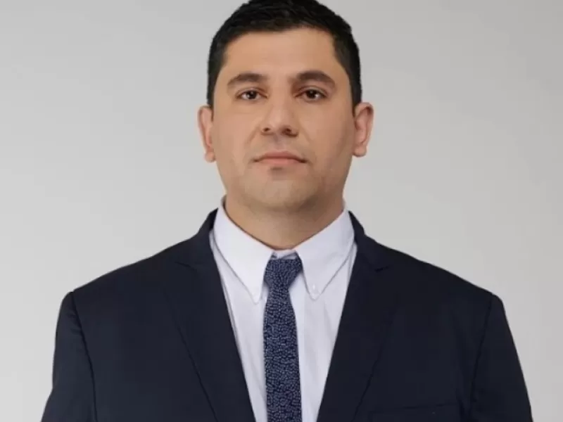 Esc&aacute;ndalo en General Rodr&iacute;guez salpica a Sandro Paggi por la difusi&oacute;n de &ldquo;miel del amor&rdquo; prohibida por ANMAT