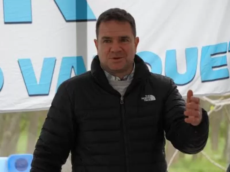 El massismo impulsa a Roberto V&aacute;zquez para disputar la intendencia de San Vicente en 2027