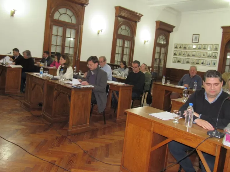 Un ex titular de la Cooperativa llev&oacute; al Concejo de 9 de Julio su queja por aparecer en una foto