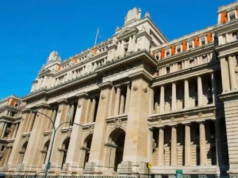 Un fallo sacude a los intendentes del Conurbano y deja bajo presi&oacute;n varias tasas municipales