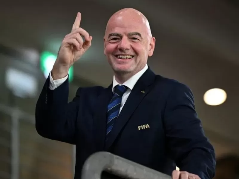 Gianni Infantino enfrenta un pedido de investigaci&oacute;n en la FIFA tras la entrega de un premio a Donald Trump