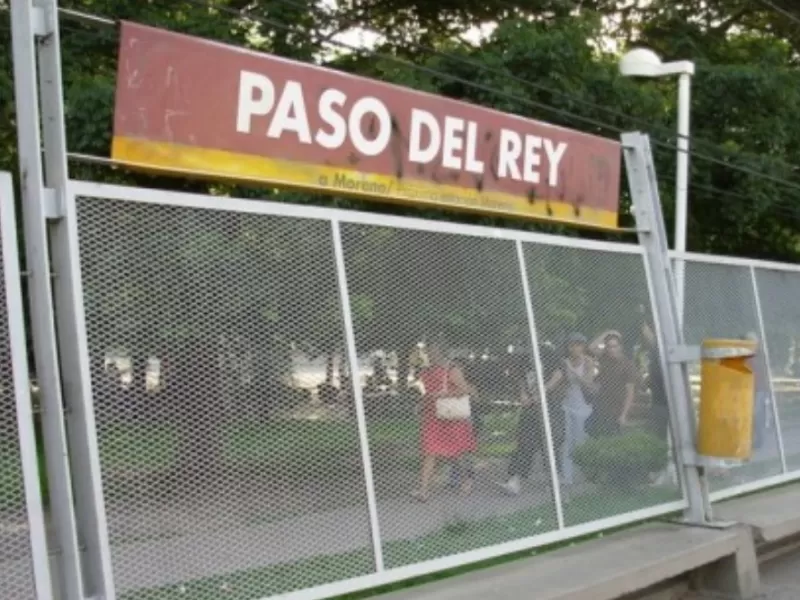 Vecinos de Moreno denuncian que entierran toneladas de cueros podridos junto a una curtiembre quebrada