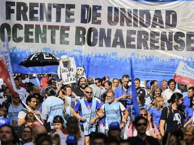 Docentes bonaerenses alertan que la secundaria se volvi&oacute; un territorio de conflictos permanentes
