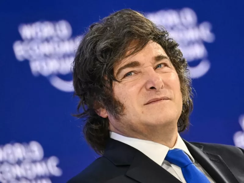 Jubilaciones perdieron casi 20 por ciento desde la asunci&oacute;n de Milei y el bono sigue congelado en 70.000 de pesos