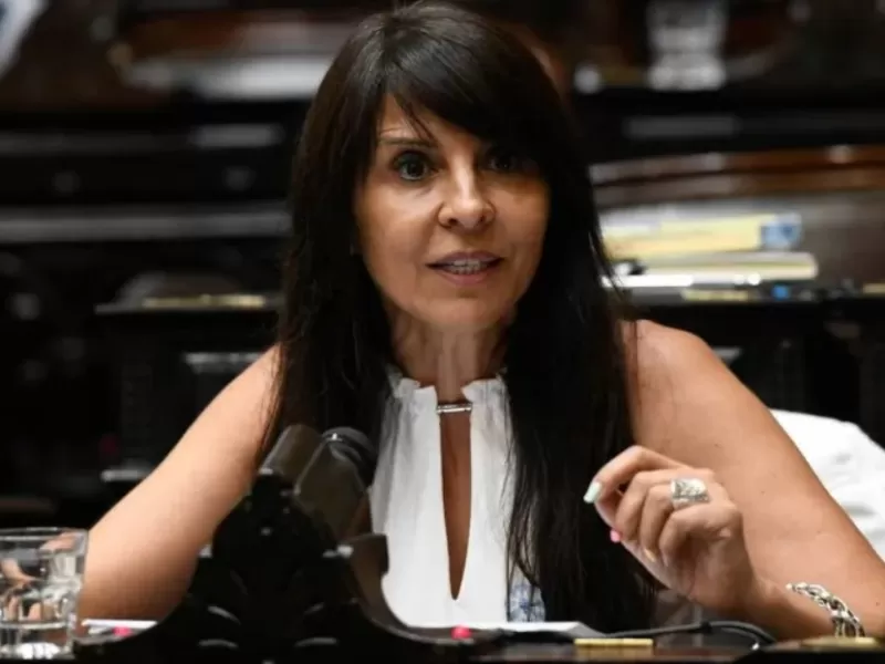 Nueva denuncia contra Lorena Villaverde por presunta falta de registración y maltrato en Cipolletti
