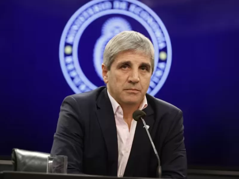 Caputo declar&oacute; 13,5 millones de d&oacute;lares y mantiene dos tercios de su patrimonio fuera de Argentina