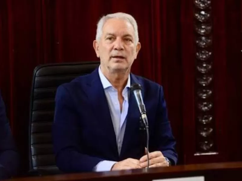 Alak destina m&aacute;s de 1000 millones al Palacio Municipal mientras los barrios siguen reclamando por calles e inseguridad