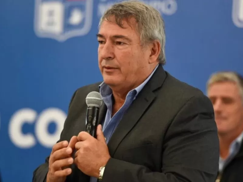 El adiós con multa: sancionan a D'Onofrio por contratos irregulares y fondos opacos