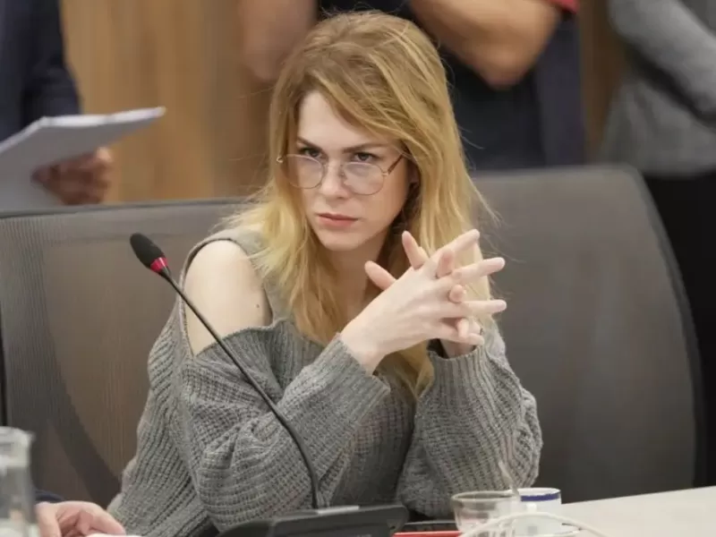 Lilia Lemoine incendi&oacute; las redes al publicar una foto &iacute;ntima y el esc&aacute;ndalo ya golpea al oficialismo
