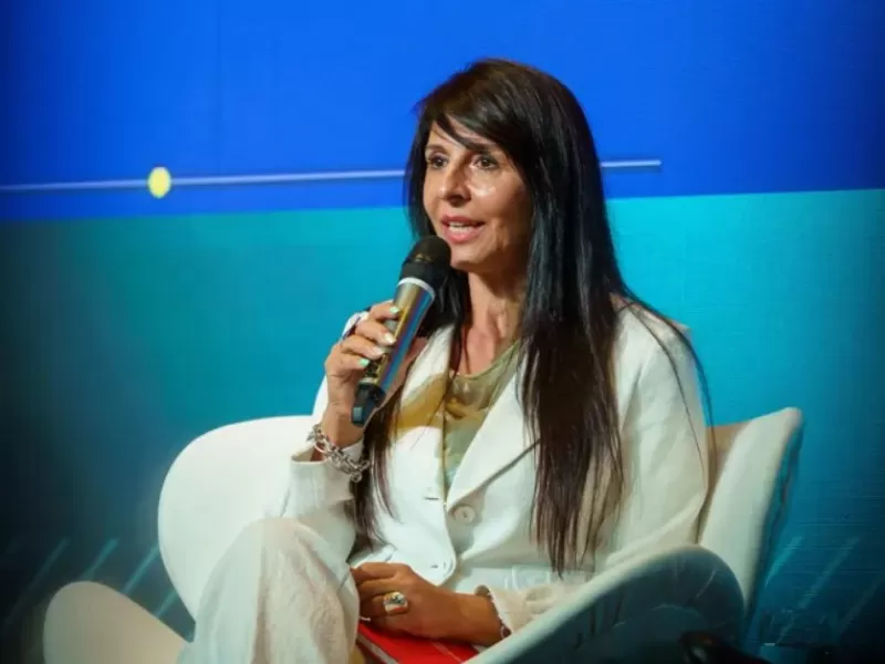 Lorena Villaverde vuelve a comisión y su desembarco en el Senado se complica