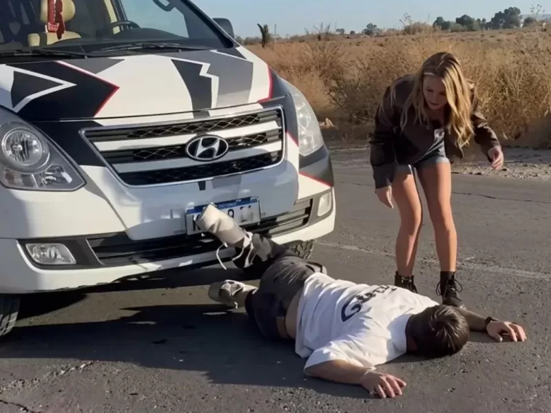 &ldquo;La muerte no es marketing&rdquo;: familias repudiaron una publicidad de Spring Fest por simular un atropello