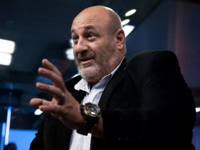 Santiago C&uacute;neo apunt&oacute; contra Marinucci por una auditor&iacute;a de 990 millones y denunci&oacute; un entramado irregular