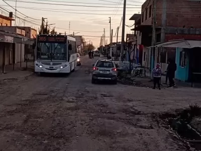 Moreno suma cr&iacute;ticas por controles policiales en calles de Cuartel V que siguen sin asfalto