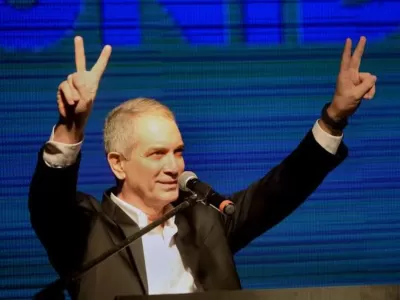 Julio Alak: el intendente que se cree gobernador y ya negocia hasta con los chinos