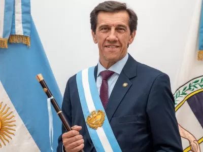 Denuncian v&iacute;nculos millonarios entre el Gobierno de Sadir y una empresa ligada a su familia